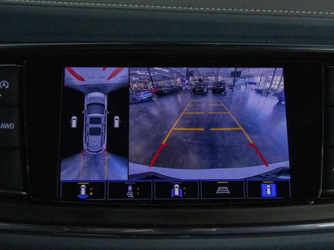 Used 2024 Buick Enclave Premium image 7