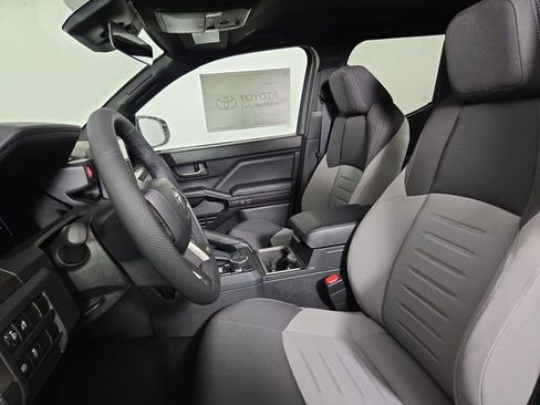 Used 2025 Toyota Tacoma TRD Sport image 13