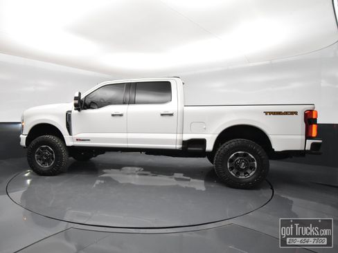 Used 2024 Ford F250 Platinum w/ Tremor Off-Road Package image 3
