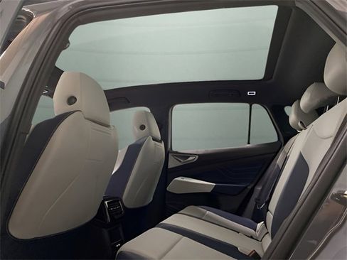 Used 2023 Volkswagen ID.4 Pro S image 21