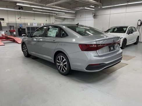 New 2026 Volkswagen Jetta SE FWD image 2