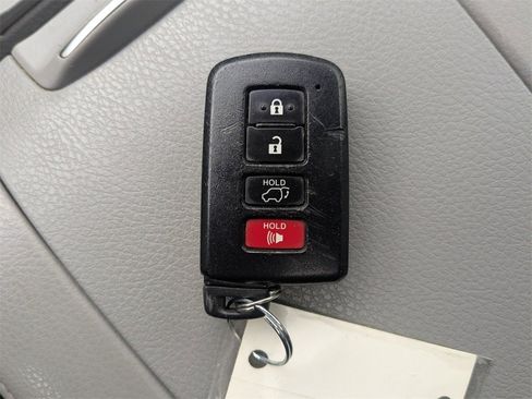 Used 2015 Toyota Highlander XLE image 35