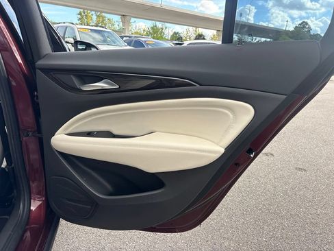 Used 2019 Buick Regal Avenir w/ Driver Confidence Package II FWD image 15