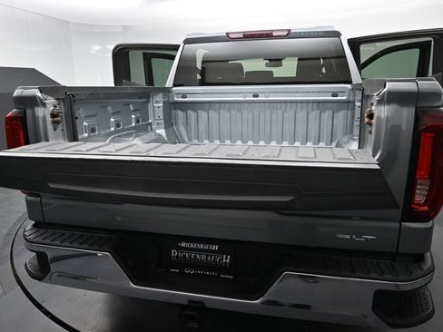Used 2025 GMC Sierra 1500 SLT AWD/4WD image 12