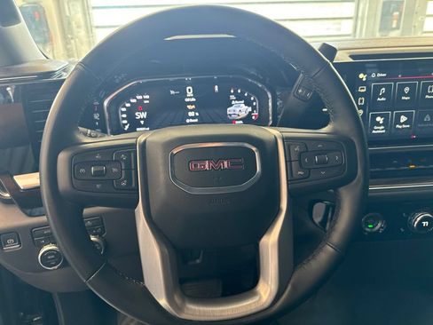 Used 2024 GMC Sierra 1500 Elevation AWD/4WD image 8