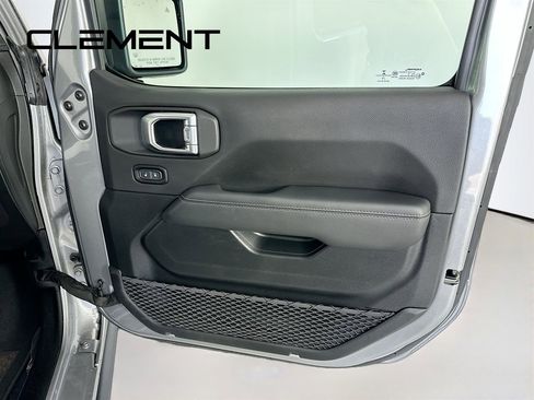 Used 2020 Jeep Gladiator Rubicon w/ Uconnect 4C Nav & Sound Group image 34