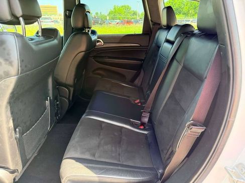 Used 2020 Jeep Grand Cherokee Altitude AWD/4WD image 13