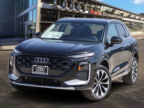 New 2026 Audi Q3 quattro 2.0T AWD/4WD image 1