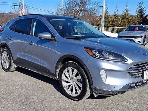 Used 2022 Ford Escape Titanium w/ Titanium Elite Package image 2