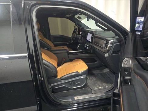 Used 2024 Ford F250 Platinum AWD/4WD image 8