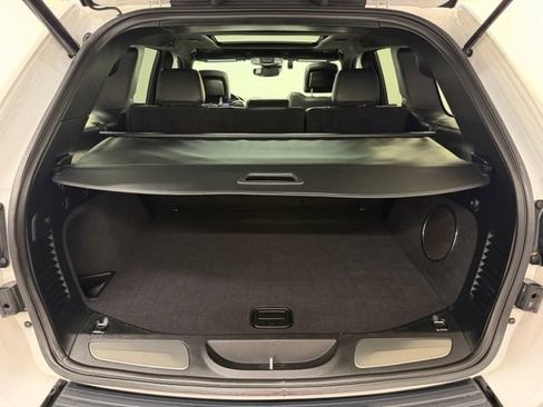 Used 2018 Jeep Grand Cherokee SRT AWD/4WD image 39