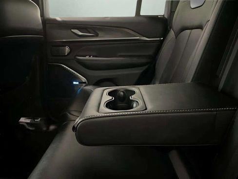 Used 2023 Jeep Grand Cherokee Overland w/ Luxury Tech Group IV image 75