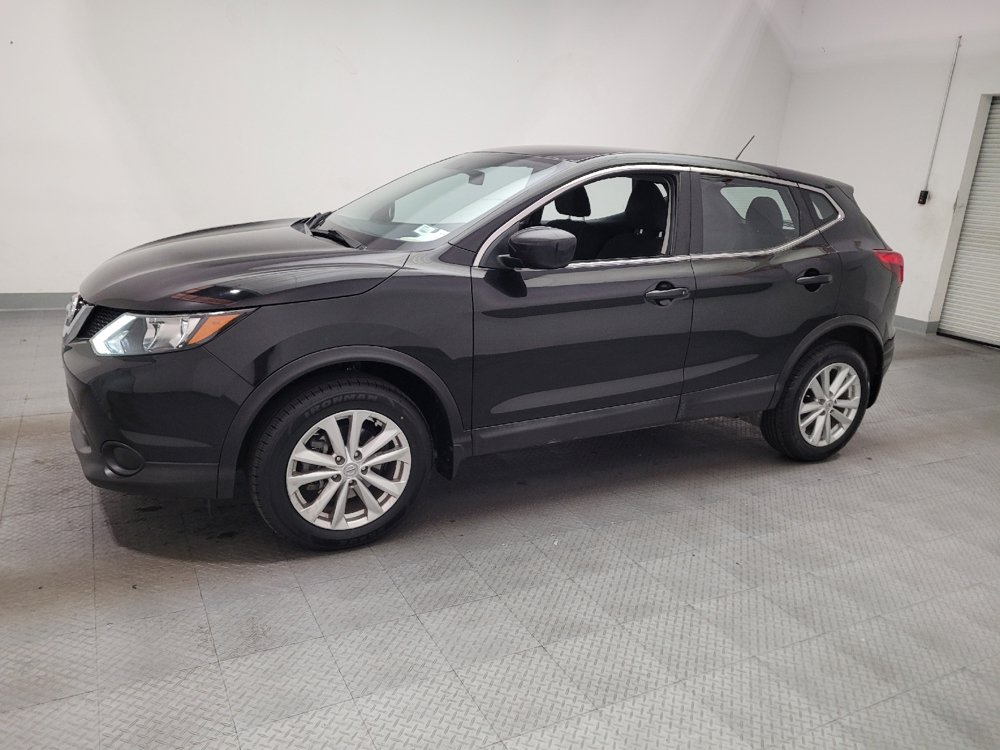 Used 2018 Nissan Rogue Sport S w/ S Appearance Package FWD image 2