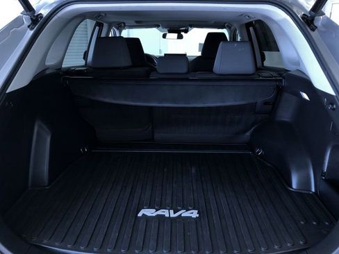 Certified 2022 Toyota RAV4 XLE image 24