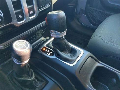 Used 2022 Jeep Wrangler Sport S image 12