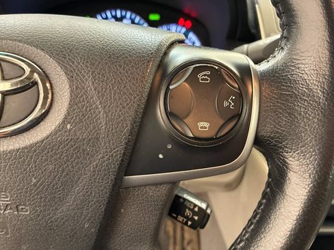 Used 2012 Toyota Camry XLE w/ Leather Pkg FWD image 18