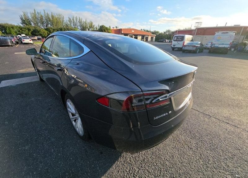 Used 2016 Tesla Model S 70 RWD image 2