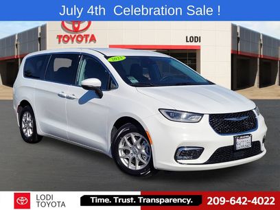 Used 2023 Chrysler Pacifica Touring-L