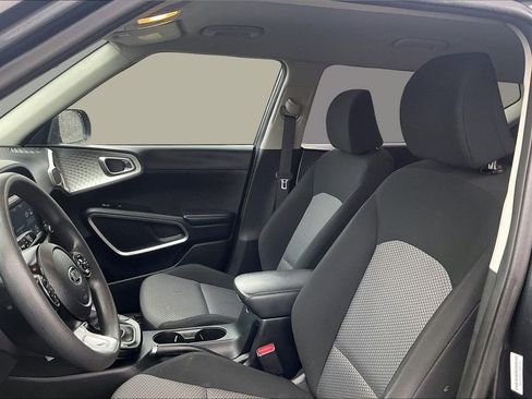 Used 2021 Kia Soul LX image 23