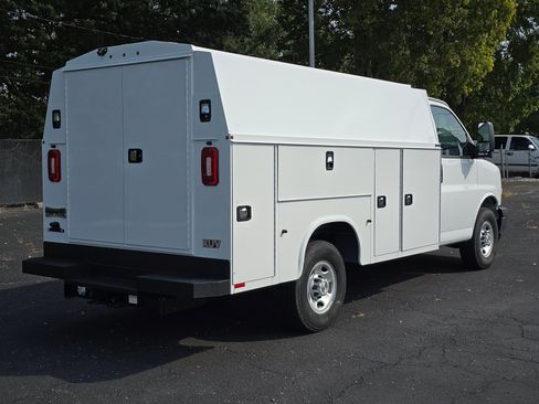 New 2025 Chevrolet Express 3500 1WT w/ Power Convenience Package image 18