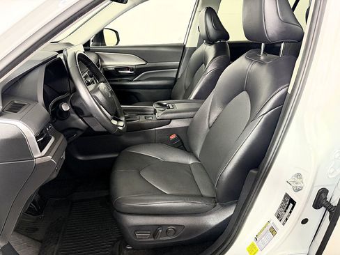 Used 2024 Toyota Grand Highlander XLE image 18