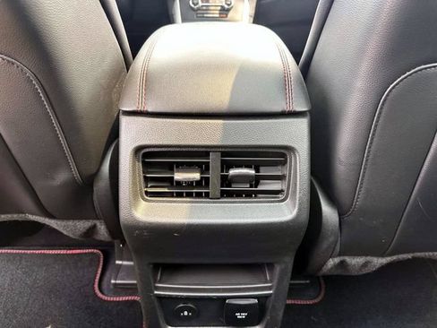 Used 2024 Ford Edge ST-Line AWD/4WD image 9