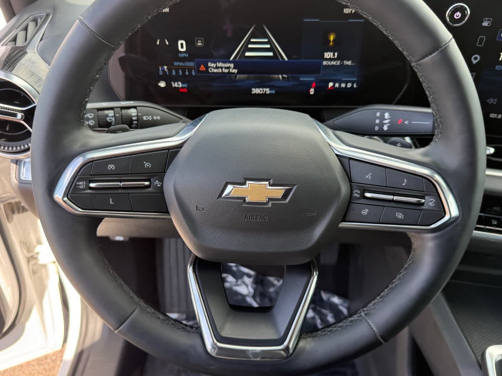 Used 2025 Chevrolet Equinox LT w/ Convenience Package II FWD image 16