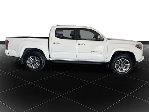 Used 2018 Toyota Tacoma Limited AWD/4WD image 6