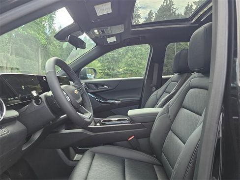 New 2025 Chevrolet Equinox LT w/ Convenience Package II image 18