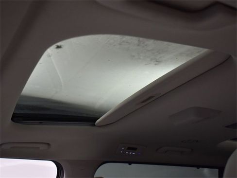 Certified 2025 Kia Carnival SX Prestige image 34