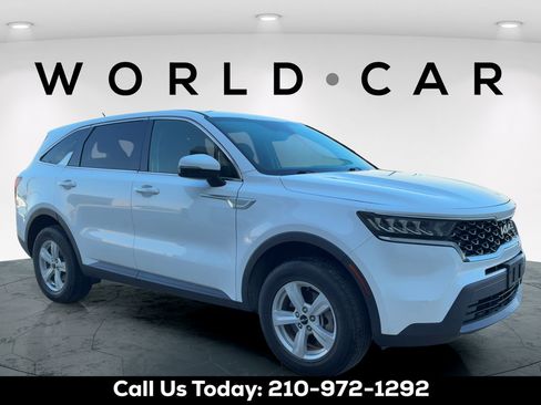 Used 2022 Kia Sorento LX AWD/4WD image 1