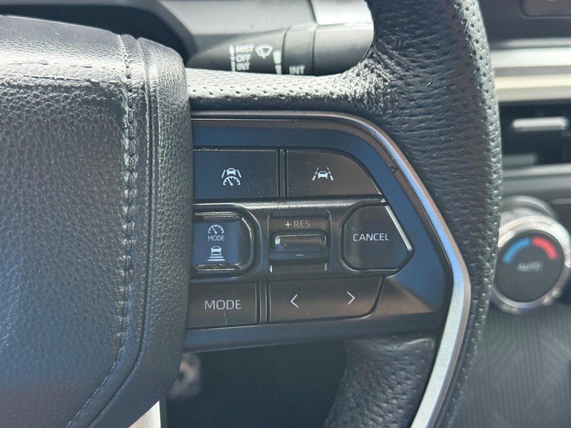 Used 2025 Toyota Tacoma TRD Sport AWD/4WD image 18