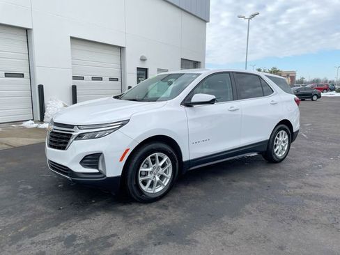 Used 2024 Chevrolet Equinox LT w/ LPO, Floor Liner Package image 2