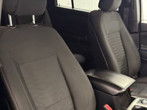 Used 2020 Ford Explorer XLT w/ Comfort Package image 11