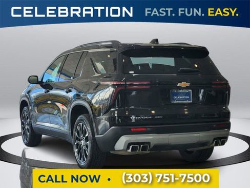 Used 2025 Chevrolet Traverse LT w/ Sun and Wheel Package image 3