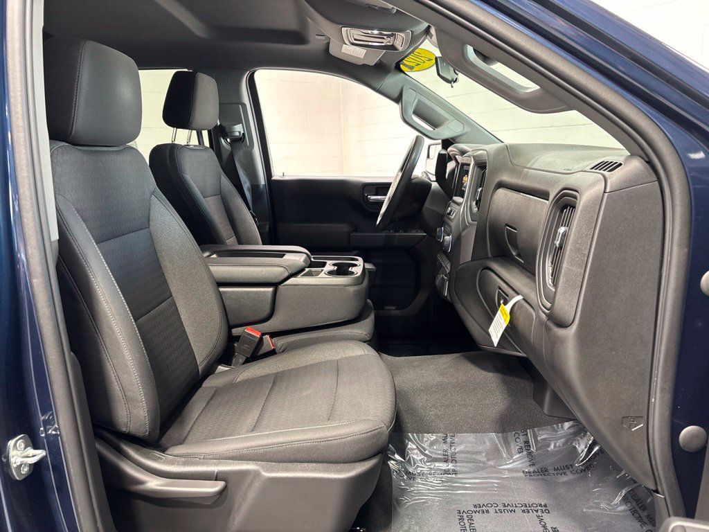 Used 2022 Chevrolet Silverado 1500 Custom AWD/4WD image 10