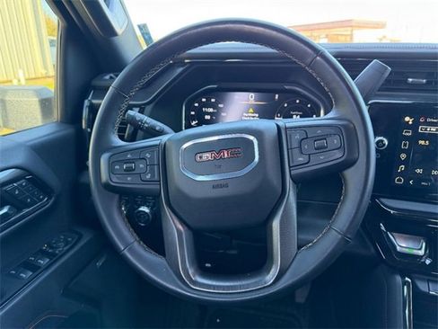 Used 2024 GMC Sierra 2500 AT4 image 9