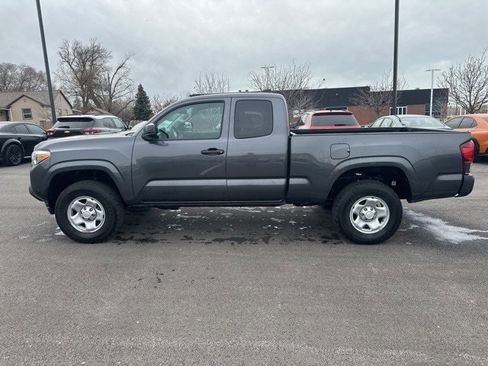 Used 2023 Toyota Tacoma SR image 7