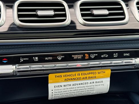 New 2026 Mercedes-Benz GLS 580 4MATIC image 23