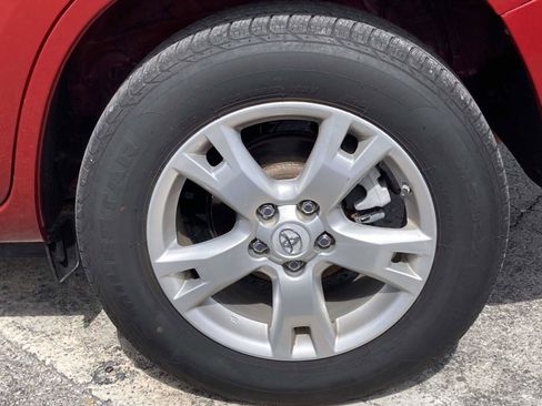 Used 2012 Toyota RAV4 FWD image 7