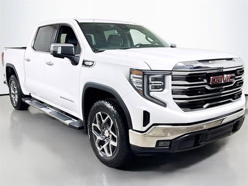 Certified 2026 GMC Sierra 1500 SLT image 3