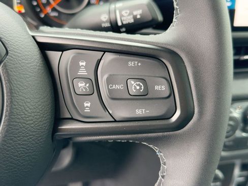 New 2025 Jeep Gladiator Sport image 26