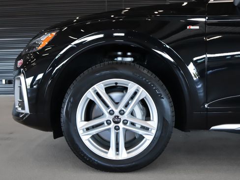 Used 2024 Audi Q5 e Premium w/ Convenience Package AWD/4WD image 5