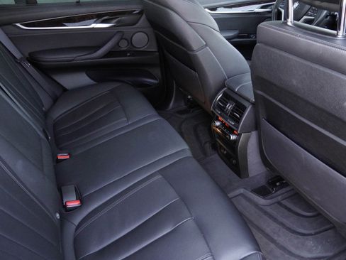 Used 2018 BMW X5 xDrive50i w/ Executive Package AWD/4WD image 34