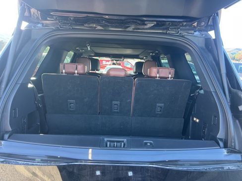 Used 2025 Lincoln Navigator Reserve image 11