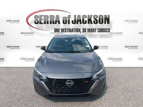 Used 2025 Nissan Sentra SR FWD image 3