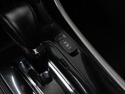 Used 2017 Honda Accord Sport Special Edition image 25