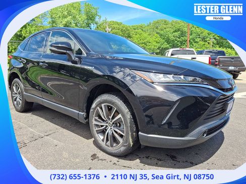 Used 2021 Toyota Venza LE AWD/4WD image 1