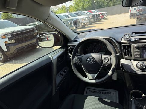 Used 2014 Toyota RAV4 LE FWD image 19