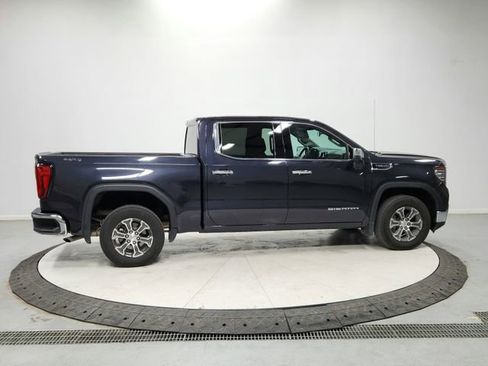 Used 2025 GMC Sierra 1500 SLT image 8